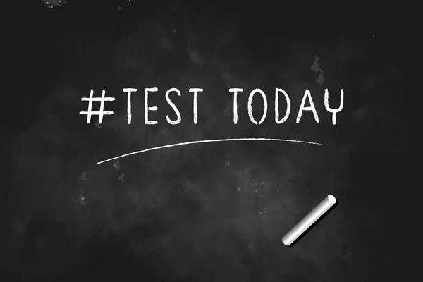 ハッシュタグ Test今日は黒板アイコンのロゴデザインベクトルイラストでチョークで書かれています — ストックベクタ