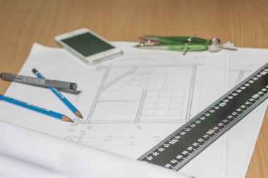 Mimari planlar ve plan rulo ve çizim aletleri