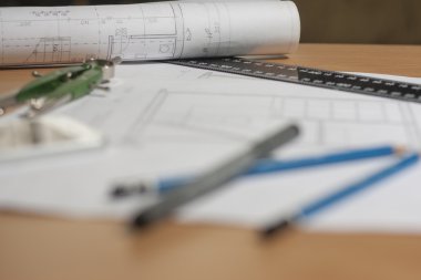 Mimari planlar ve plan rulo ve çizim aletleri