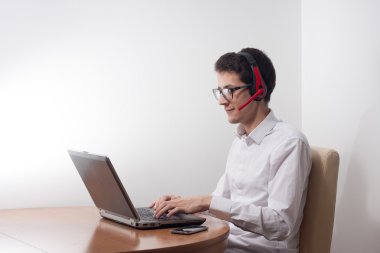 yakışıklı genç işadamı