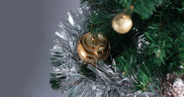 Arbre de Noël décoré — Photo