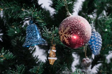 Noel Ağacı Madalyalı