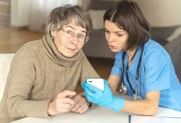 Grandmother 80 years old, does not understand how to communicate with a doctor.