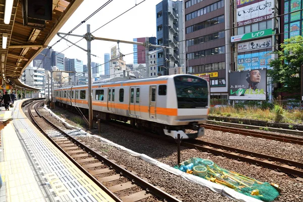 Nagano Japón Mayo 2018 Llega Tren Cuando Gente Espera Transporte — Foto de Stock