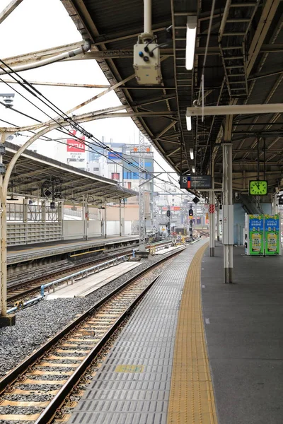 上野東京 2018年5月 上野駅での交通機関のための空のプラットフォーム — ストック写真