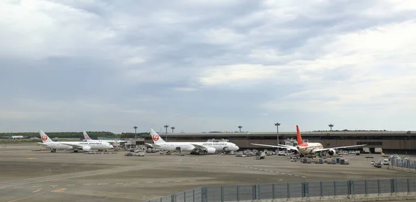 Narita Japón Mayo 2018 Estacionamiento Aviones Puerta Pasajeros Aeropuerto Narita — Foto de Stock