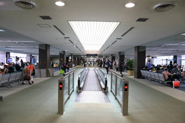 Narita Japan Maj 2018 Flytta Gångväg Flygplatsen Passagerarna Snabbt Och — Stockfoto