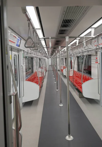 Una Vista Interna Del Sobborgo Vuoto Red Line Mass Transit — Foto Stock