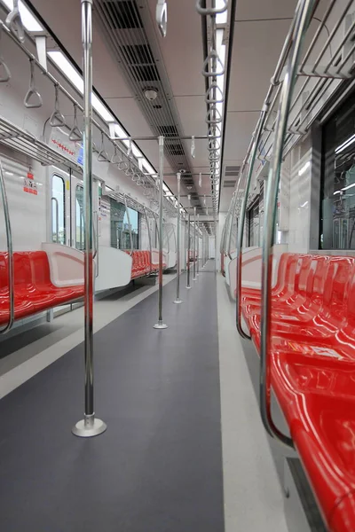 Una Vista Interna Del Sobborgo Vuoto Red Line Mass Transit — Foto Stock