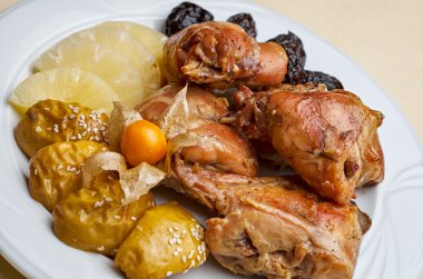 pineaple ve tavuk yemek