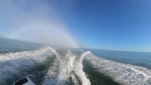 观望快艇后面的水流 — 图库视频影像