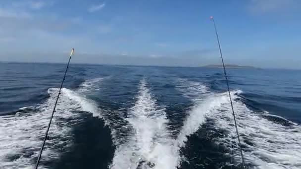 Ver Fluxo Água Atrás Barco Velocidade — Vídeo de Stock