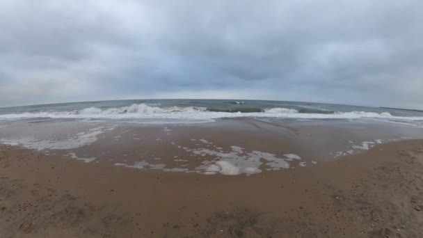 Schöner Sandstrand Mit Strahlend Blauem Himmel — Stockvideo