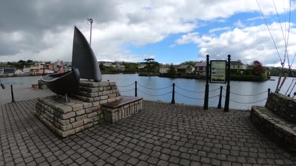 Vista Mar Para Cidade Marina Kinsale Cork Irlanda Céu Azul — Vídeo de Stock