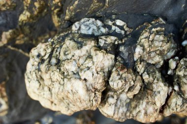 Mermer desenli zemin dekoratif taş iç döşeme. Mermer zeminin doğal deseni, yüzeydeki kaya taşı mermer desenli mavi soyut dokuya yakın.