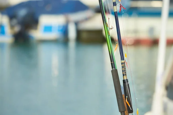 Angelruten Mit Angelhaken Boot Natürlicher Umgebung Nahaufnahme — Stockfoto