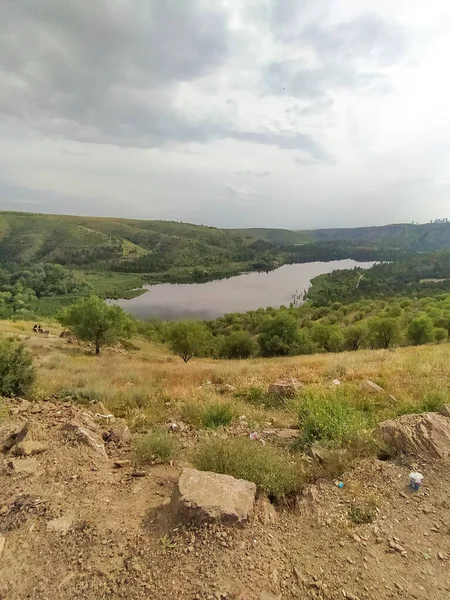 Vista Lago Com Todas Árvores Verde Branco — Fotografia de Stock