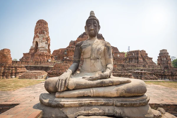 Estátua antiga de buddha — Fotografia de Stock