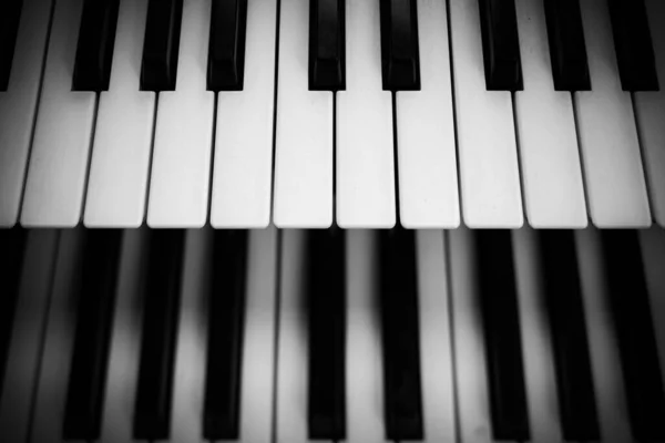 Акцент Верхнем Ряду Фортепианной Клавиатуры Черно Белом — стоковое фото