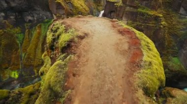 Muhteşem Kanyonu şelale ve Nehir kenarına.