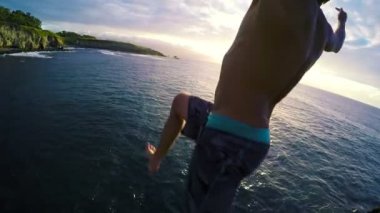 POV Cliff Backflip Gainer (Süper ağır çekim atlama)