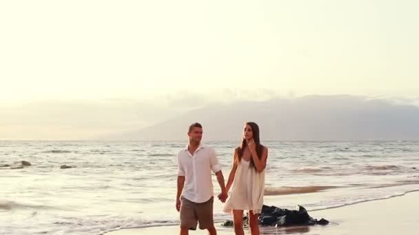 Couple plage mignon — Video