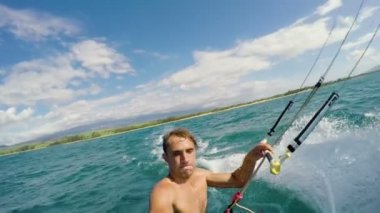 Kitesurfer geri çevir