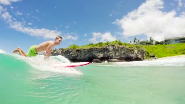 Surfista de abordaje largo — Vídeos de Stock