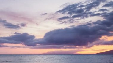 Güzel renkli günbatımı Timelapse Maui
