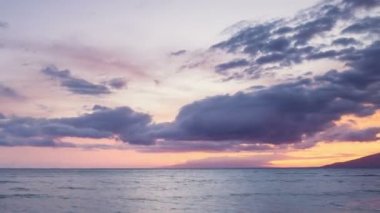 Güzel renkli günbatımı Timelapse Maui