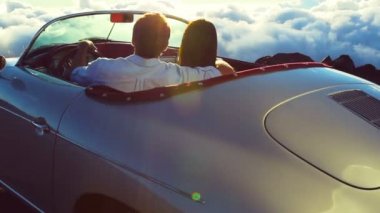 gün batımına doğru sürüş