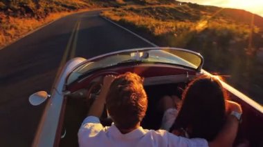 gün batımına doğru sürüş