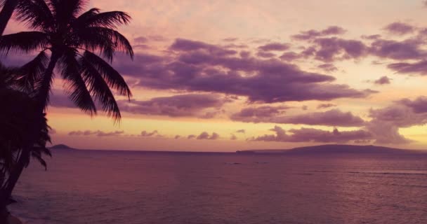 Dramatische zonsondergang antenne uitzicht Over Hawiian eilanden en Stille Oceaan — Stockvideo