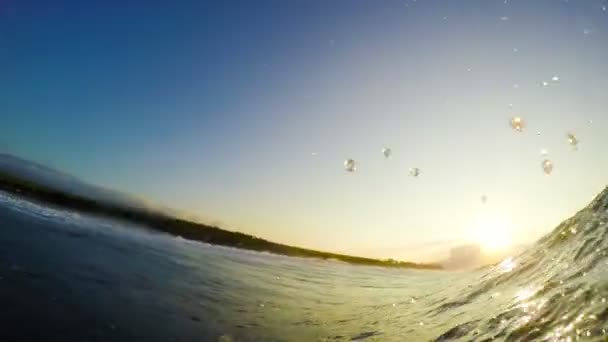 POV Homme Surf Ocean Wave, Extreme Sport HD Mouvement lent 