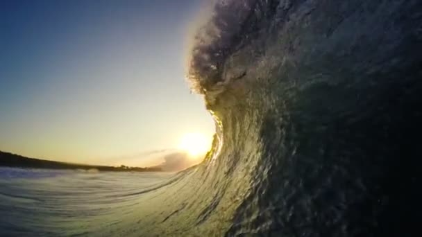 POV άνθρωπος Surfing κύμα στον ωκεανό, Extreme Sport Hd αργή κίνηση — Αρχείο Βίντεο