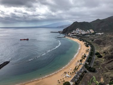 Playa de Las Teresitas Tenerife, Kanarya Adaları 'ndaki ünlü plaj, İspanya