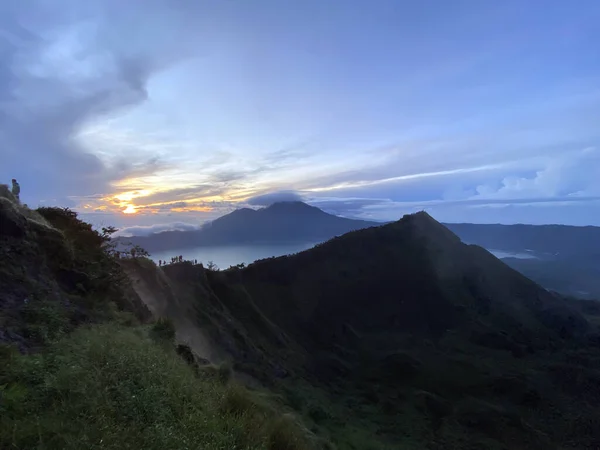 Sonnenaufgang vom Mount Batur auf Bali, Indonesien - Archivbild — Stockfoto