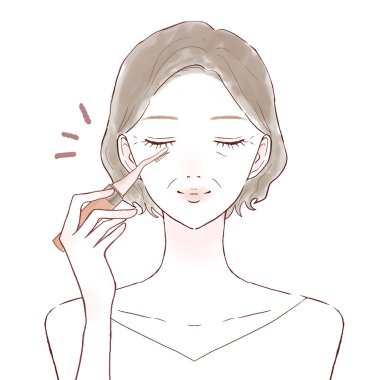 Orta yaşlı bir kadın sıcak bir satıcıyla kirpiklerini kıvırıyor. Beyaz bir arkaplanda.