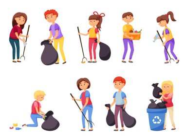 İnsanlar geri dönüşüm için çöp toplamaya gönüllü.