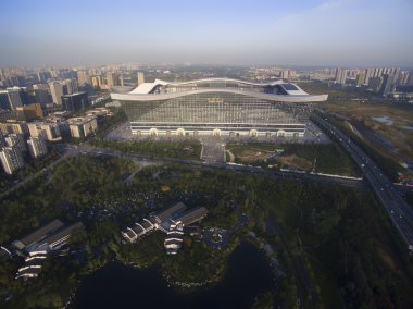 Chengdu, Sichuan, Çin küresel Merkezi batan güneşin altında.