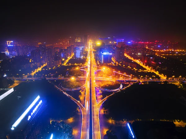 Chengdu, Sichuan, China, avenida Tianfu por la noche — Foto de Stock