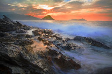 Shenzhen, Çin, Black Rock Beach gündoğumu.