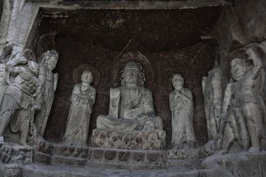 Guangyuan bin Buda mağarasını uçurum