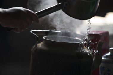 Çin Chengdu Chongzhou eski çayevinde.