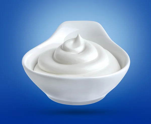 Mayonnaise in bowl isolated with clipping path. — Stock Photo, Image