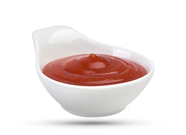 Tigela de ketchup de tomate isolada sobre fundo branco — Fotografia de Stock