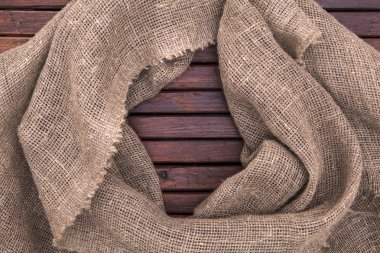 Ahşap zemin üzerine çuval bezi