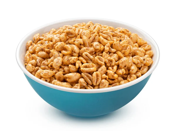 Kabın içindeki buğday gevreği beyaz arka planda izole edilmiş.