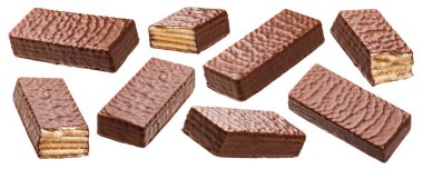 Beyaz arka planda izole edilmiş waffle çikolatası.