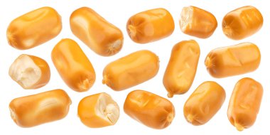 Peynirli aperatifler, tütsülenmiş işlenmiş peynir beyaz arka planda izole edilmiş.